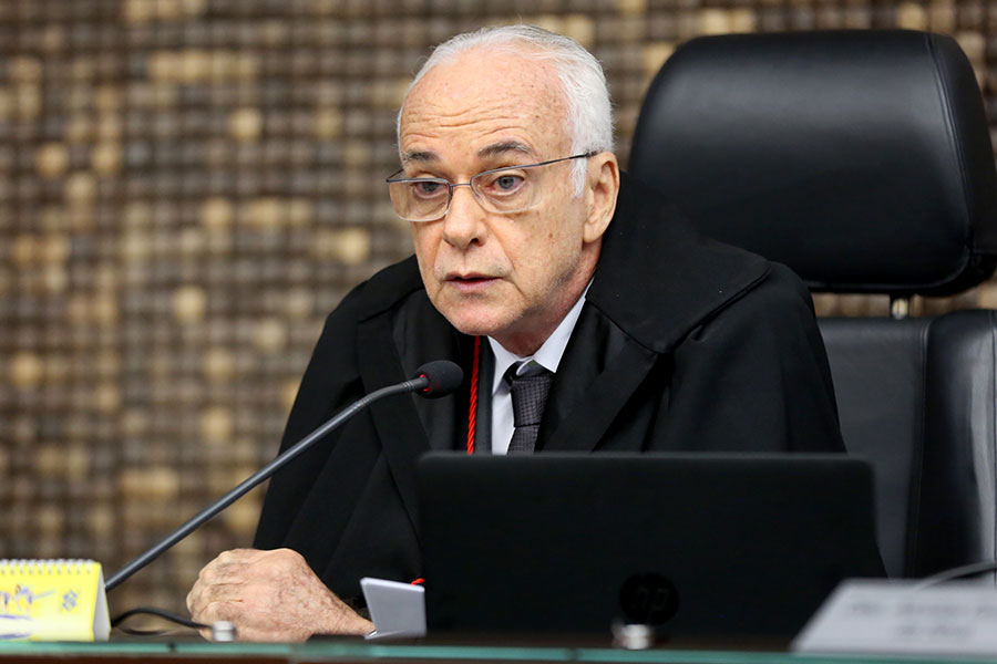 Desembargador Pedro Augusto Mendonça, relator.