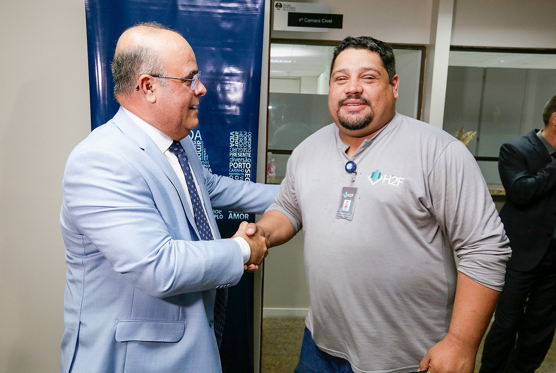 Presidência do TJAL homenageia servidores pais do Judiciário.