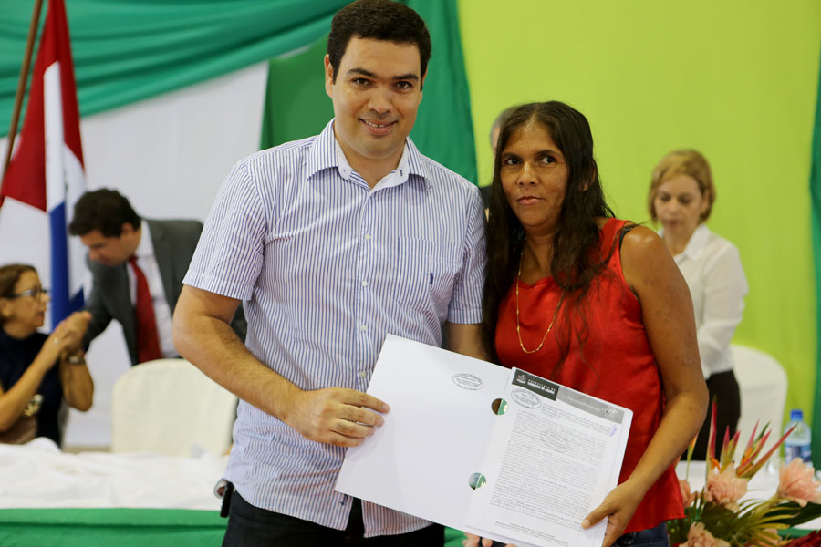 Entrega de títulos do Programa Moradia Legal II em Limoeiro de Anadia