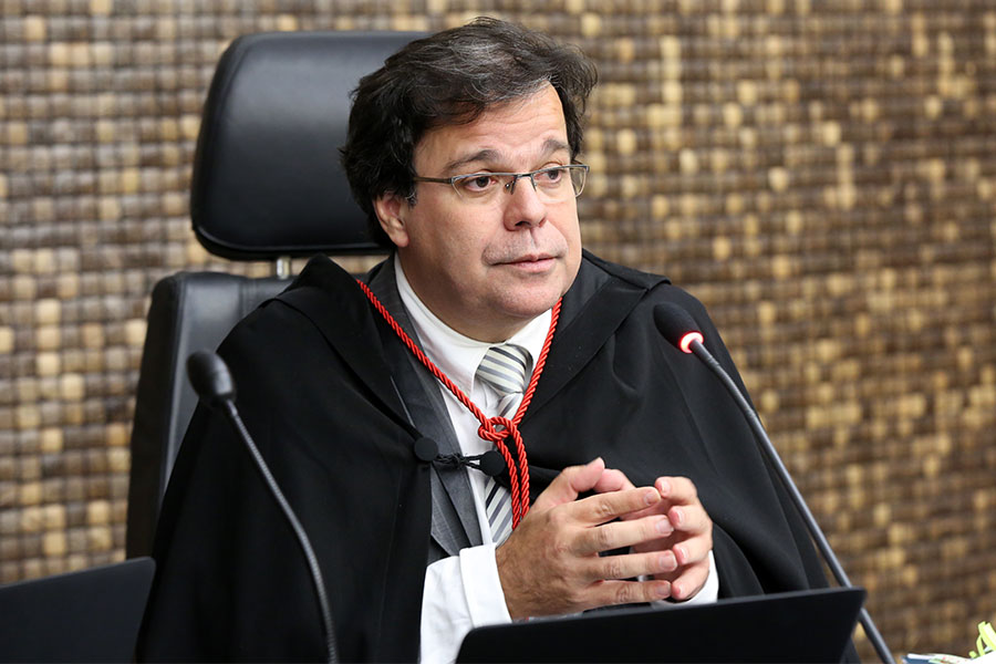 Desembargador Tutmés Airan de Albuquerque proferiu voto-vista.