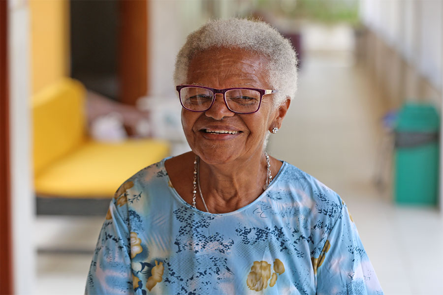 Leony Vicente de Araújo (86) é uma das senhoras que residem no Casa Luíza de Marillac.