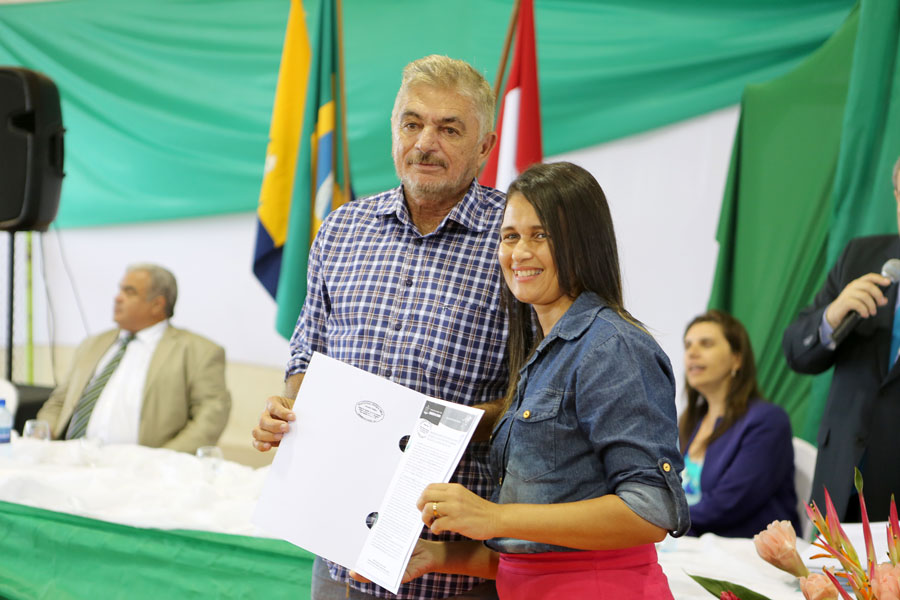 Entrega de títulos do Programa Moradia Legal II em Limoeiro de Anadia