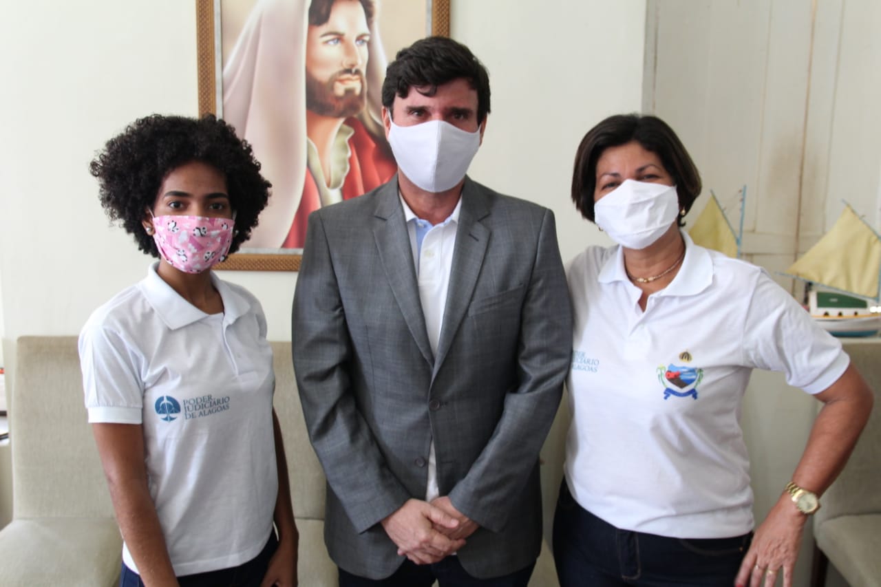 Solenidade do Moradia Legal em Penedo.