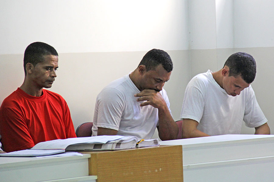 Réus Reinaldo da Silva, Cristiano Izidorio Ferreira e Jackson Bezerra da Silva, (esq. para dir.)