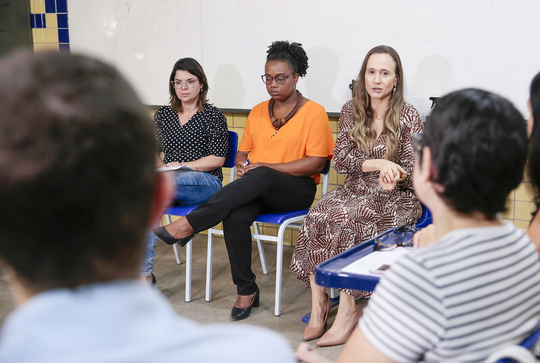Justiça Restaurativa promove círculo com professores da Escola Mário Broad