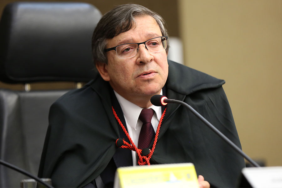 Desembargador João Luiz Lessa pediu vistas.