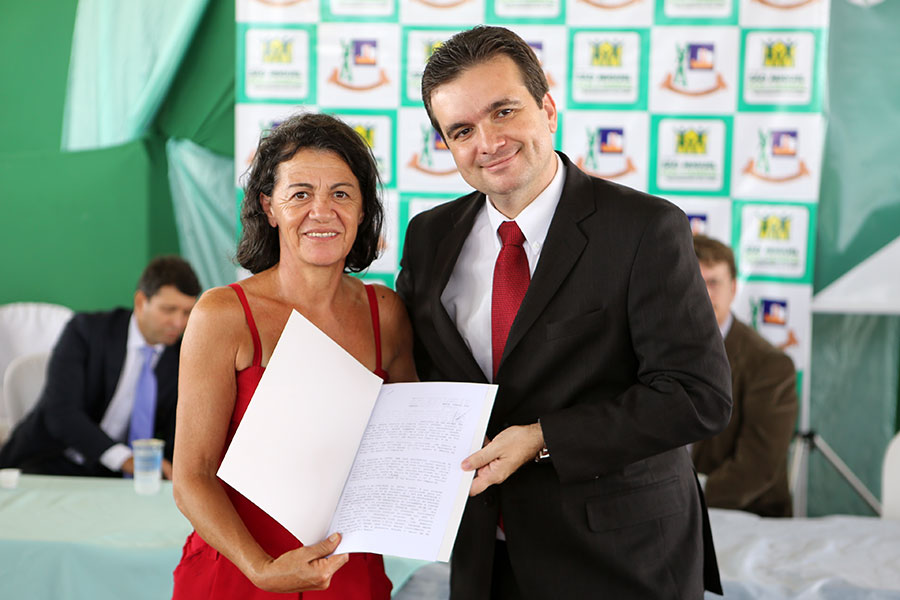 Entrega de títulos do Moradia Legal II em São Miguel dos Campos.