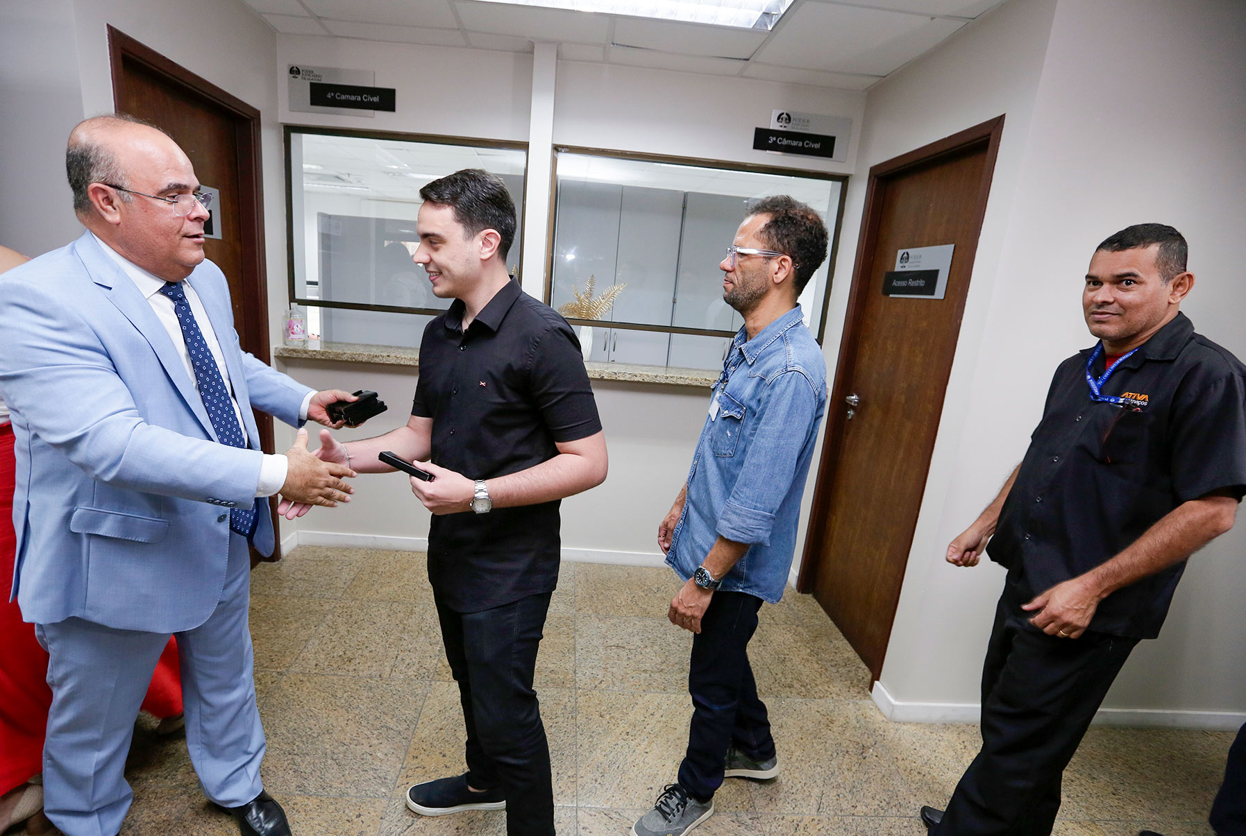 Presidência do TJAL homenageia servidores pais do Judiciário.