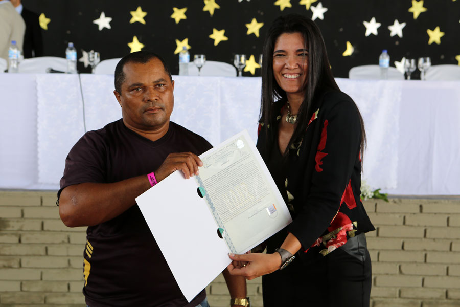 Entrega de títulos do Programa Moradia Legal II em Boca da Mata.