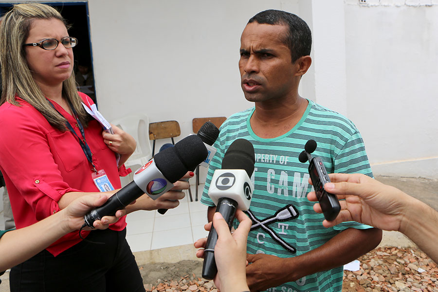 Jalon Lima, líder comunitário do Carminha, diz que a sensação de segurança aumentou com a base, mas é preciso melhorar.