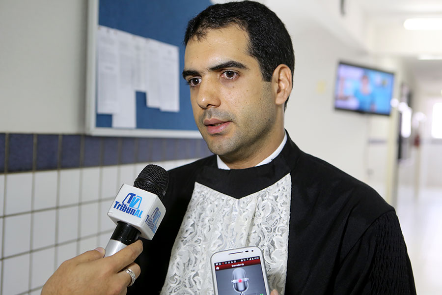 Juiz Diego Dantas, que conduz o julgamento.