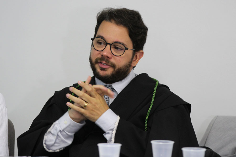 Manoel Correia, Defensor público.