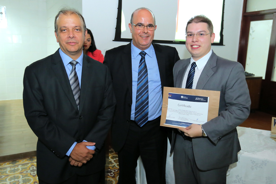 Entrega de certificados de participação no I Enpejud. Foto: Itawi Albuquerque