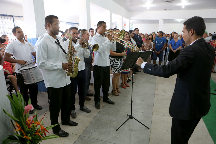 Distribuição de títulos do Moradia Legal II em Olho D'Água do Casado.