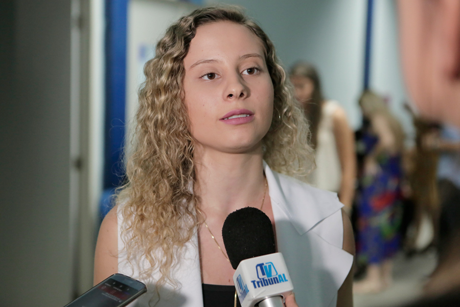 Estudante Bárbara de Lima