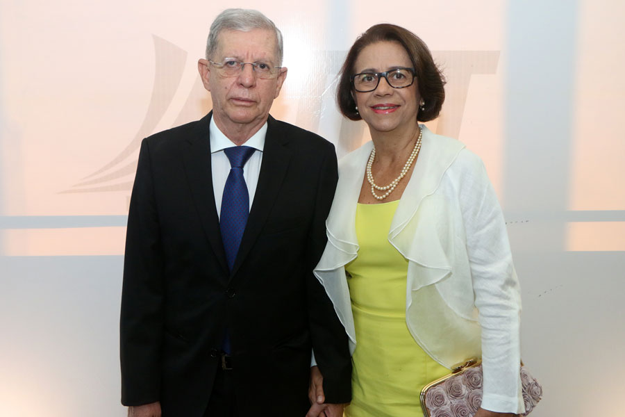 Juíza Fátima Pirauá e marido Ney Pirauá.