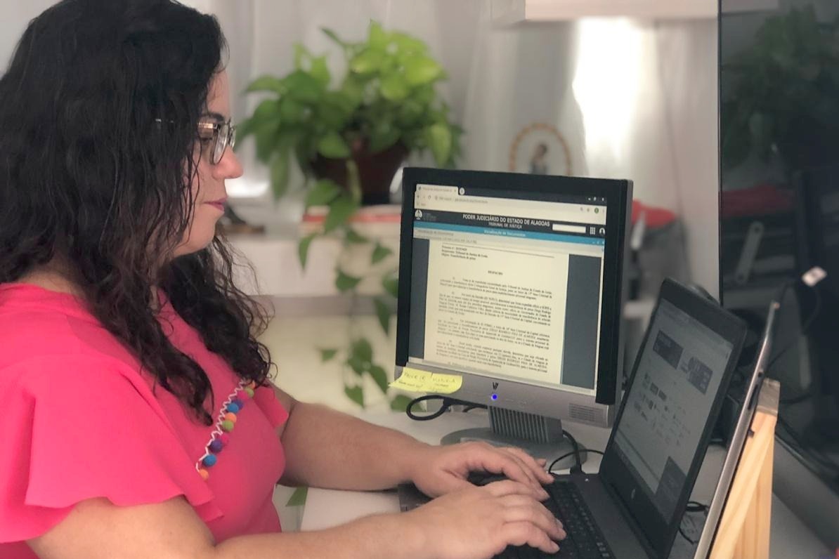 Patrícia Falcão, coordenadora do DCAJ da CGJ/AL.