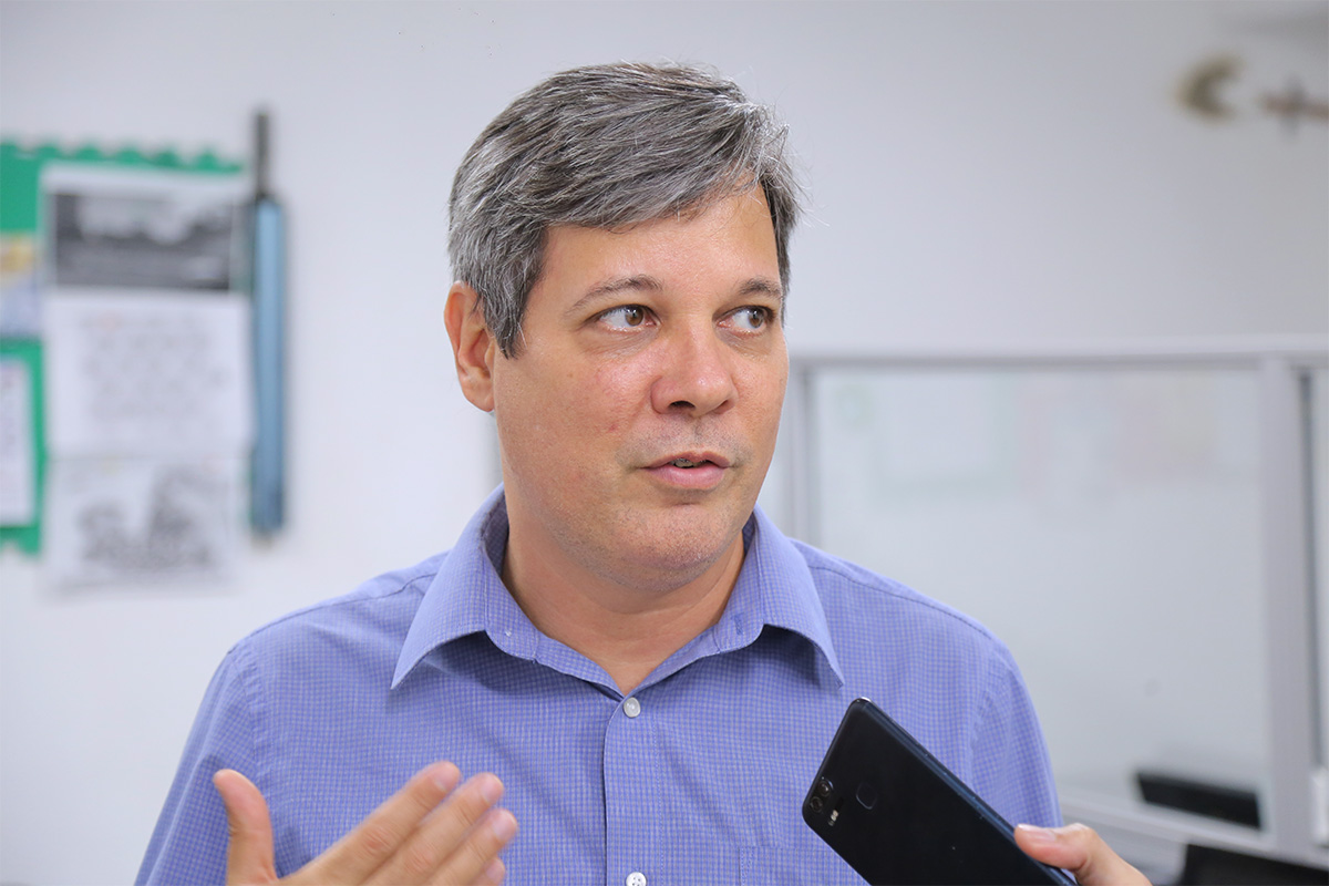 Oficial de justiça Alexandre