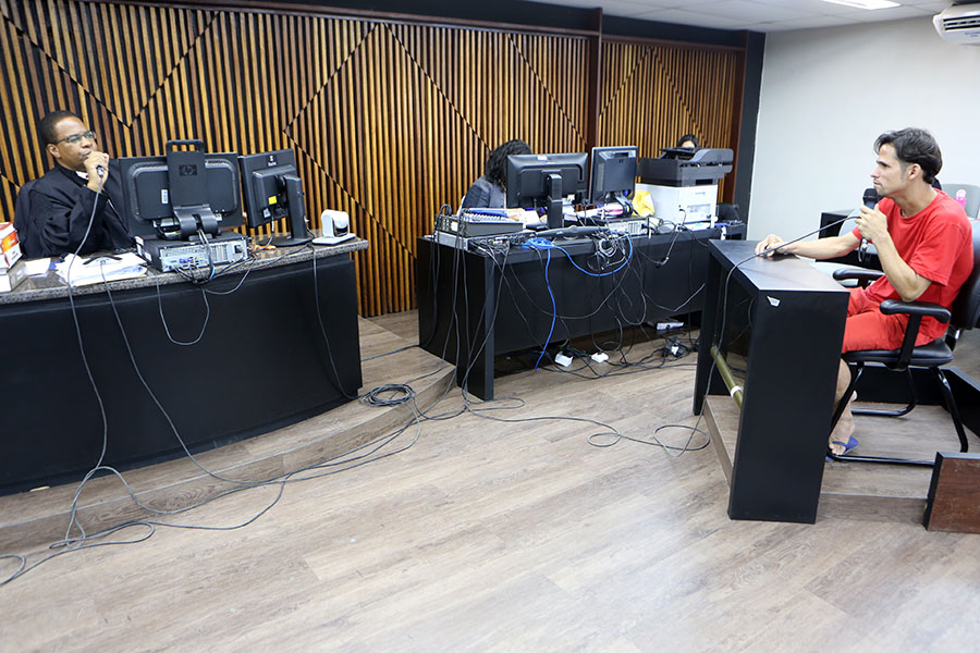 Réu Adriano Rodrigo Alves de Amorim