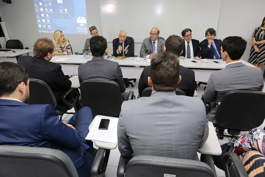 Desembargador Eladio Luiz da Silva Lecey, da Enfam. 