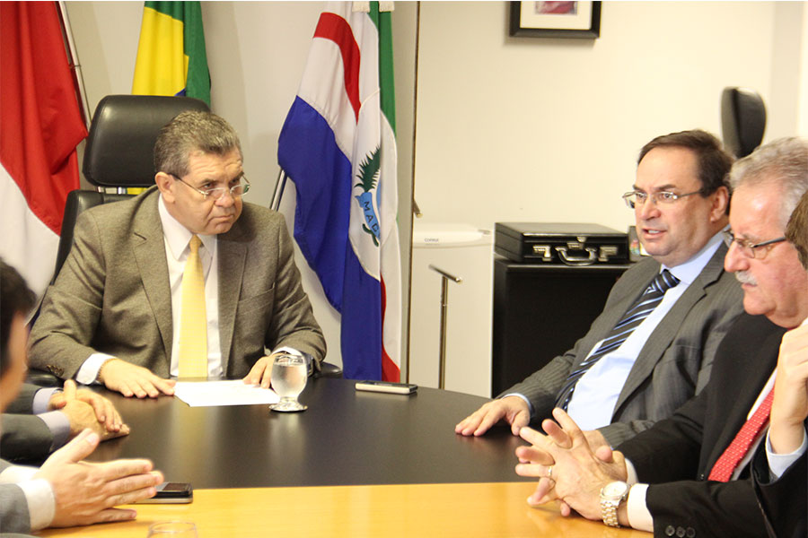 Presidente Washington Luiz e Secretário Luciano Barbosa.