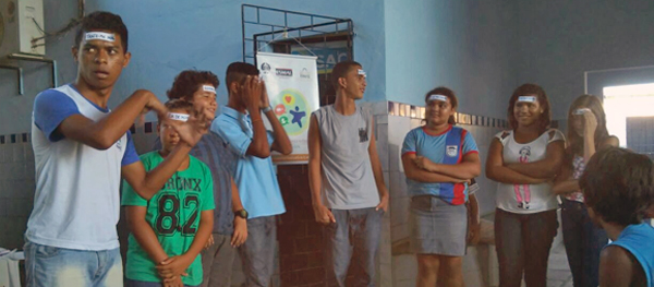 Dinâmica foi realizada com alunos durante ação na Nise da Silveira.