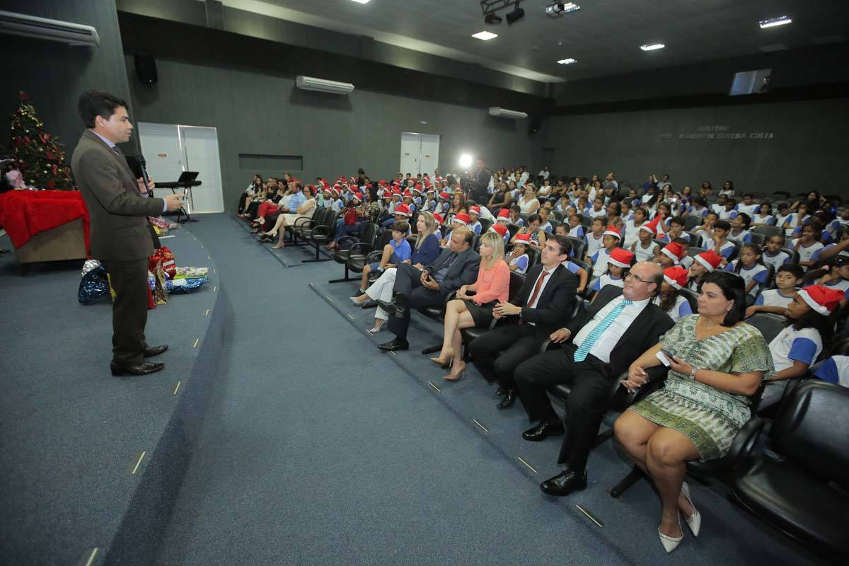 Juiz Hélio Pinheiro, coordenador de Projetos Especiais da Esmal, falou para os participantes sobre a solidariedade. Foto: Itawi Albuquerque