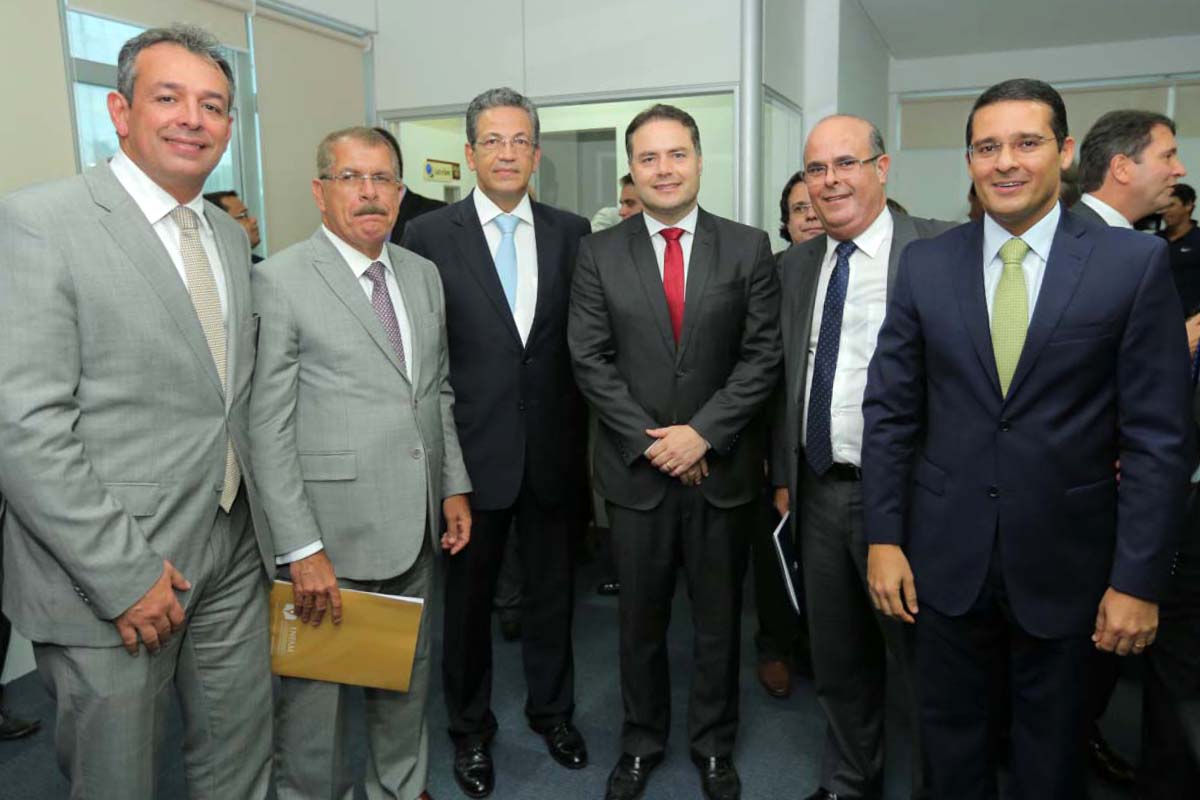 Autoridades reunidas para homenagear os ministros do STJ. Foto: Itawi Albuquerque