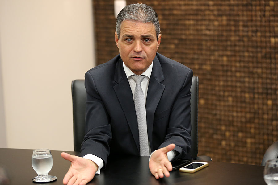 Juiz Maurício Brêda.