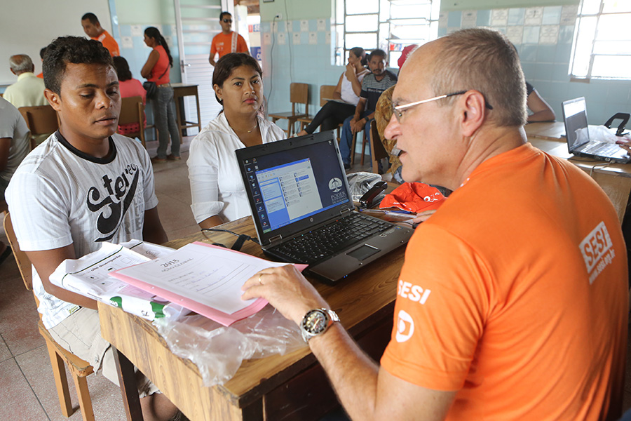 Justiça Itinerante beneficiou centenas de sertanejos durante Ação Global realizada em São José da Tapera, em maio de 2015. Foto: Caio Loureiro