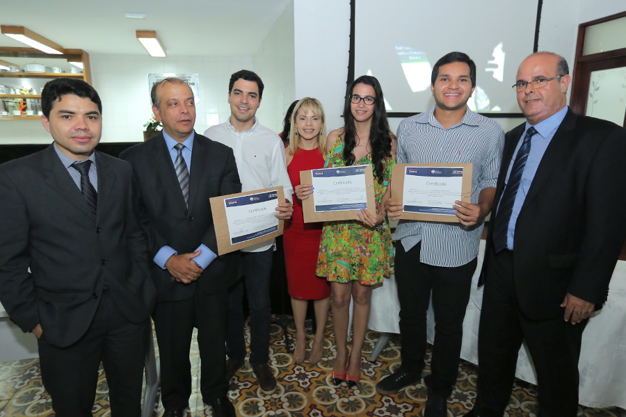 Entrega de certificados de participação no I Enpejud. Foto: Itawi Albuquerque