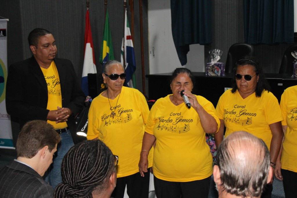 Coral Carlos Gomes, composto por cegos e pessoas com baixa visão, se apresentou na cerimônia. 