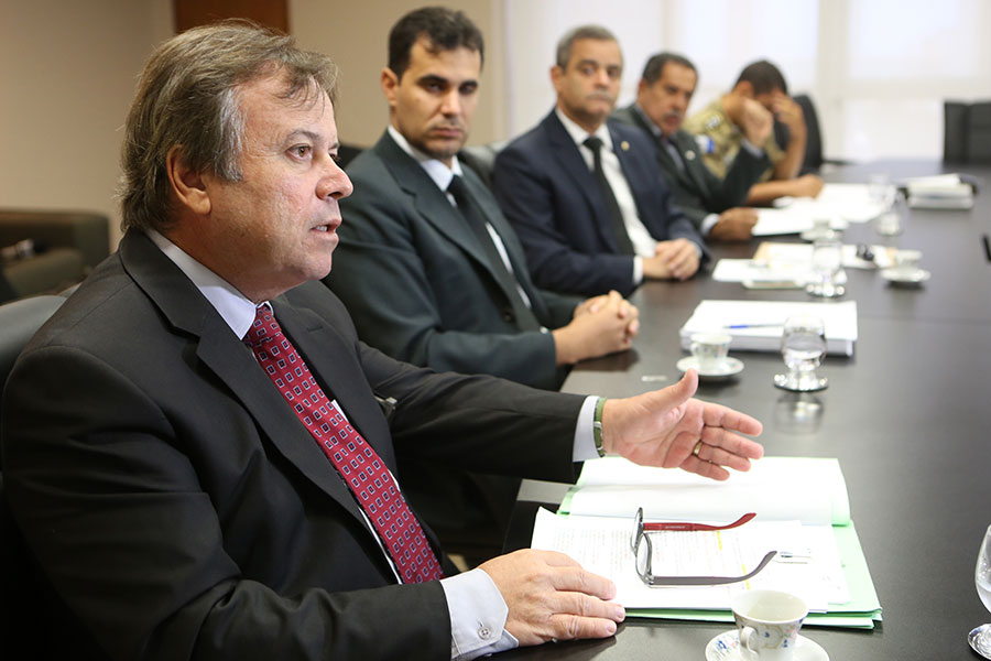 Procurador Walber Valente.