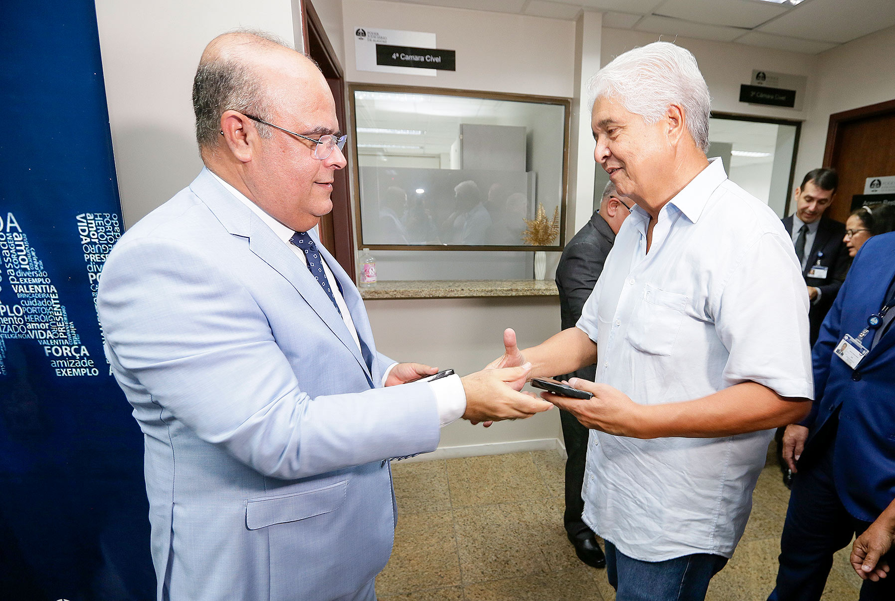 Presidência do TJAL homenageia servidores pais do Judiciário.