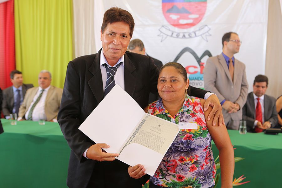 Entrega de títulos do Programa Moradia Legal II, em Igaci