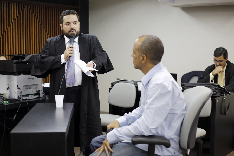 Advogado de defesa Thiago Mota.