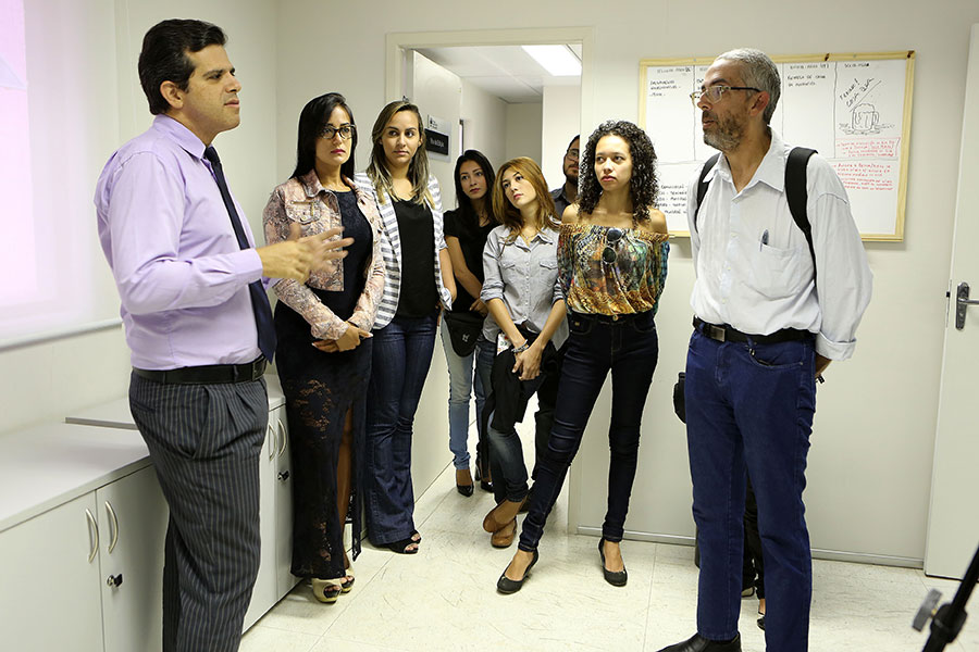 Estudantes visitaram a Diretoria de Comunicação do Tribunal.