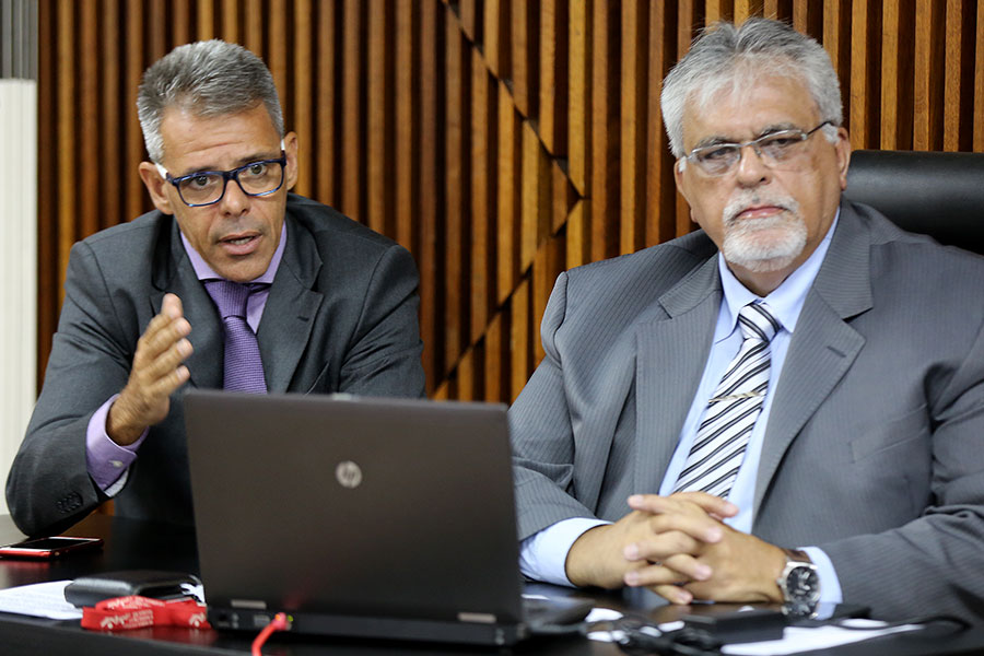 Assistente de acusação Welton Roberto e o promotor José Antônio Malta Marques