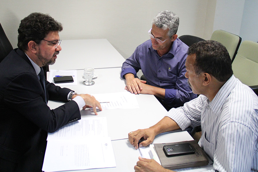 Geo Cruz, prefeito de Ibateguara.