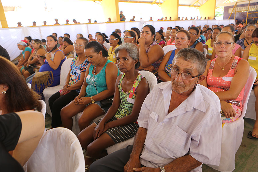 Entrega de títulos do Programa Moradia Legal II, em Igaci