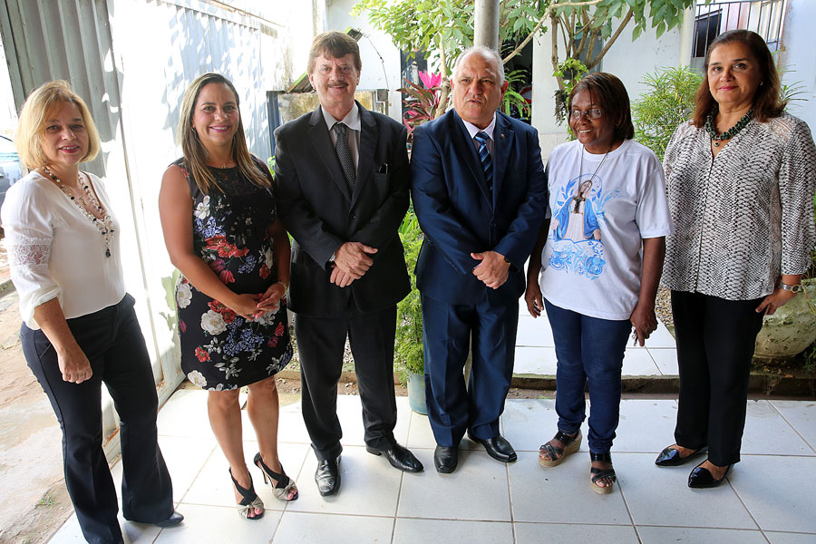 ﻿Projeto Servos entrega donativos à Associação Acolhimento Mãe das Graças.