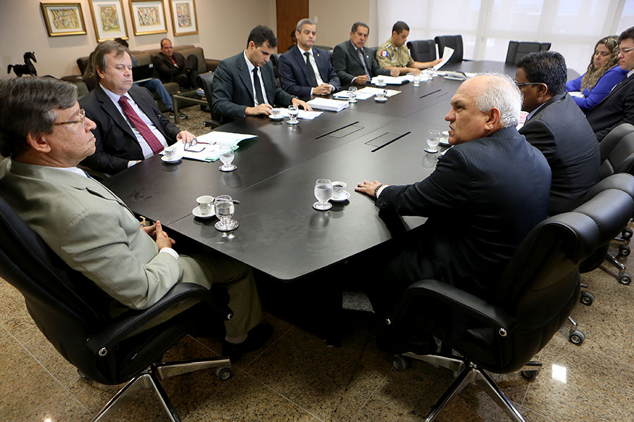 Desembargadores e demais autoridades definiram detalhes do mutirão.