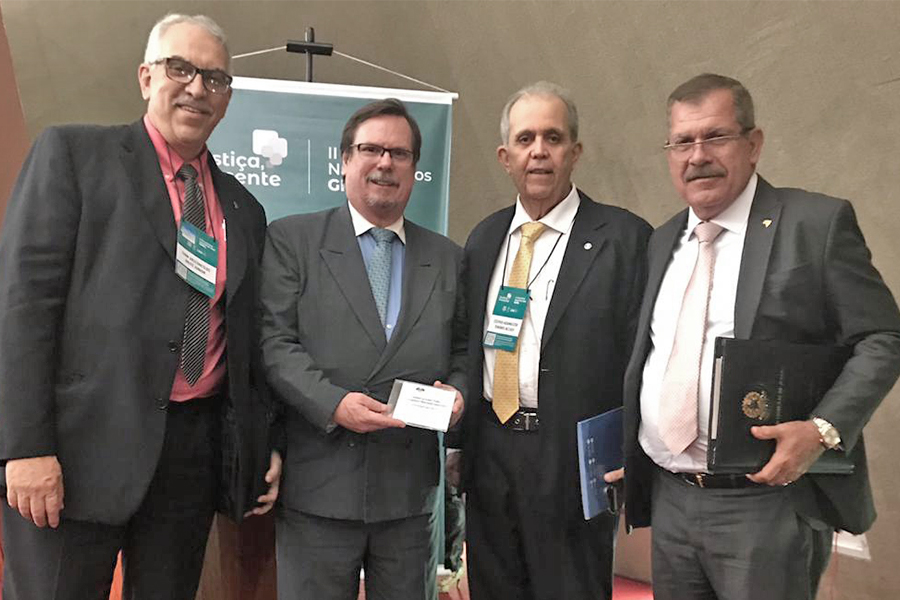 Juiz Ivan Vasconcelos, desembargador Carlos Von Adamek, desembargador Celyrio Adamastor e ministro Humberto Martins.