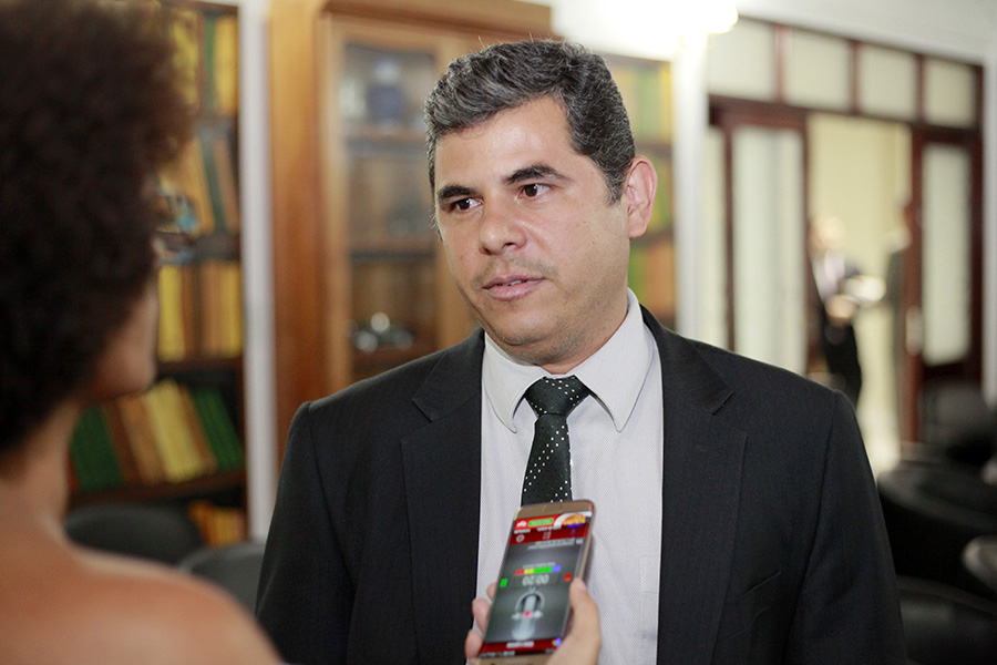 Danilo Moura Lacerda, mestrando em Direito e autor de um dos artigos premiados no II Enpejud. 