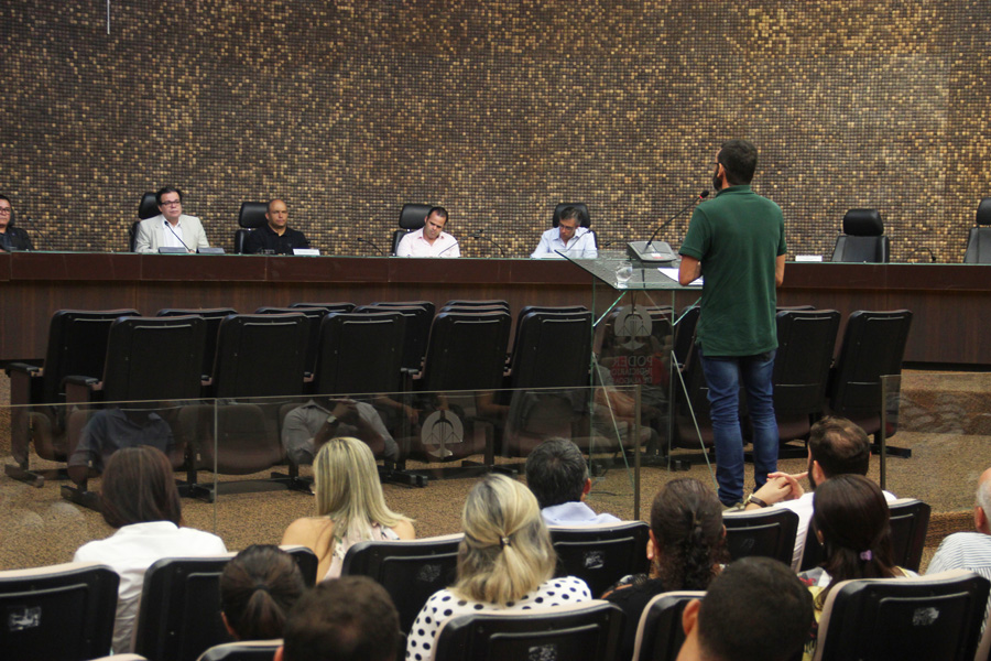 Tutmés Airan ouviu demandas dos servidores do Judiciário de Alagoas.