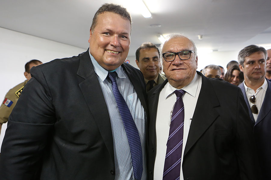 O novo secretário de Defesa Social do Estado de Alagoas, coronel Lima Júnior e o desembargador José Carlos Malta Marques.