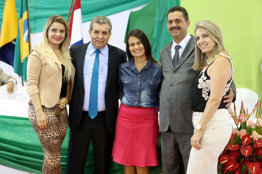 Entrega de títulos do Programa Moradia Legal II em Limoeiro de Anadia