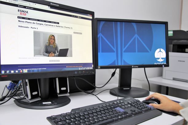 No mês de fevereiro os servidores poderão inscrever-se para cursos que começam em março.