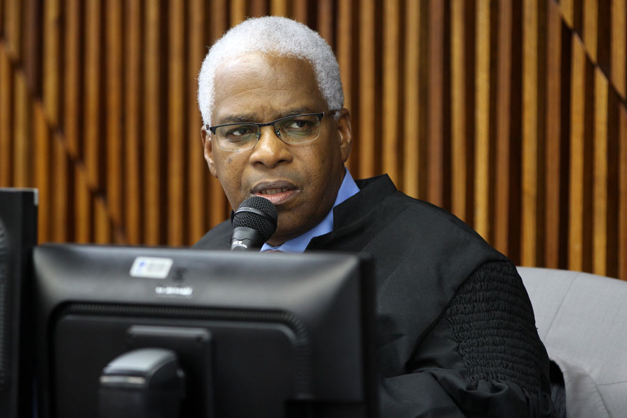 O juiz John Silas da Silva, 8ª Vara Criminal da Capital.