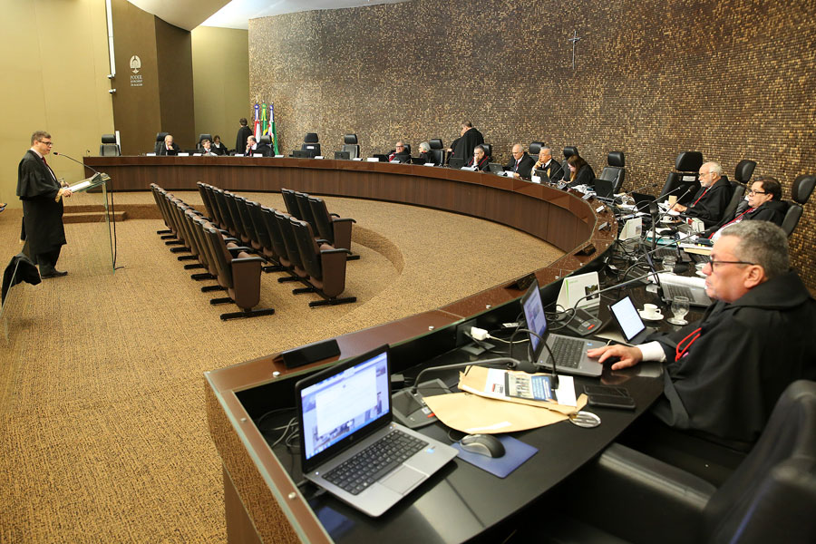 Advogado Rodrigo Luiz Duarte Medeiros falou em defesa do jornal e os jornalistas